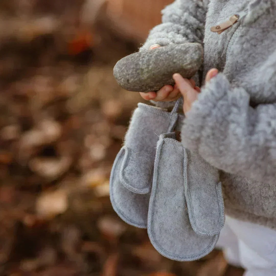 Bereit für den Winter: Woll-Fußsäcke für warme, glückliche Babys