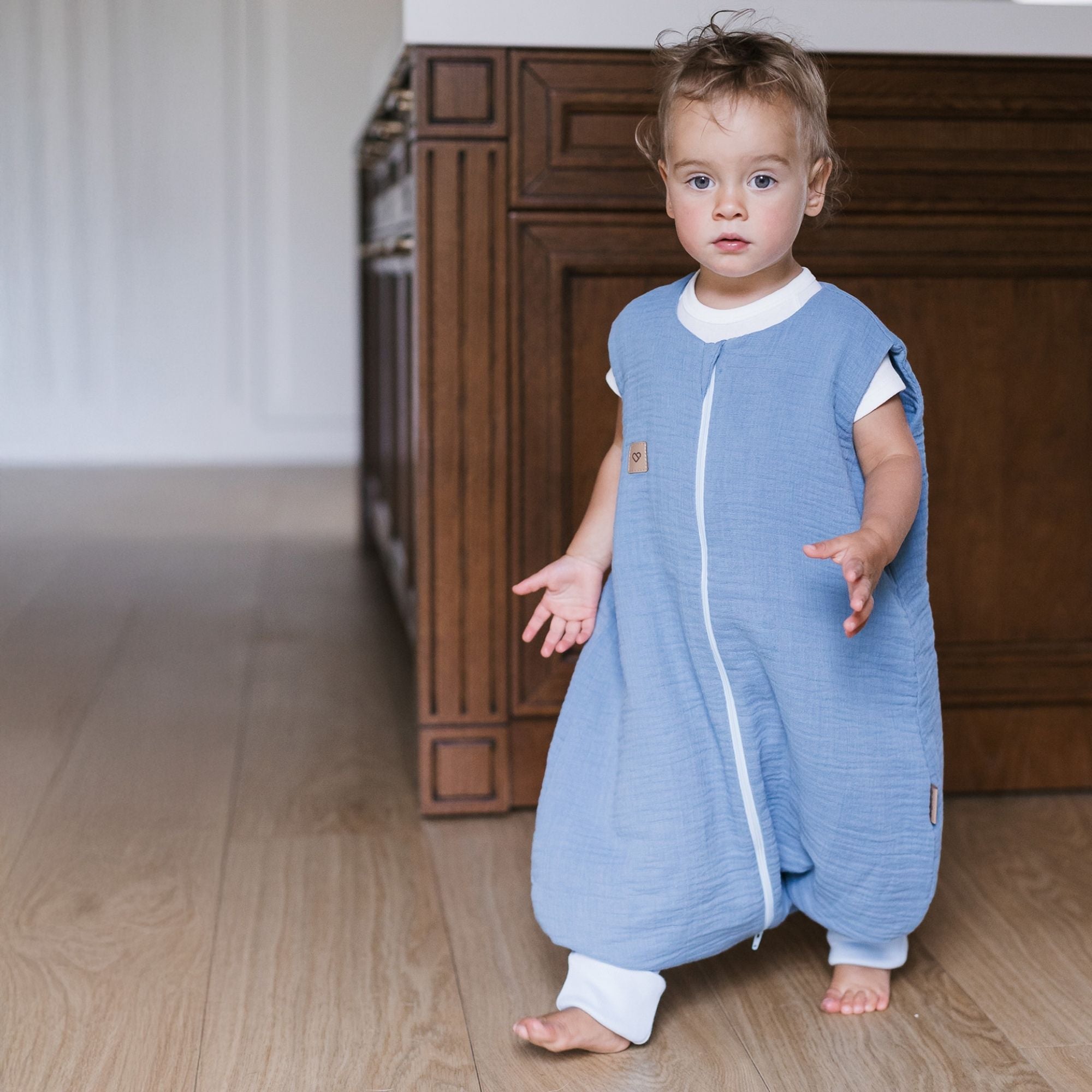 Babyschlafsack mit Beinen aus Musselin – 1,5 TOG Baby Blue