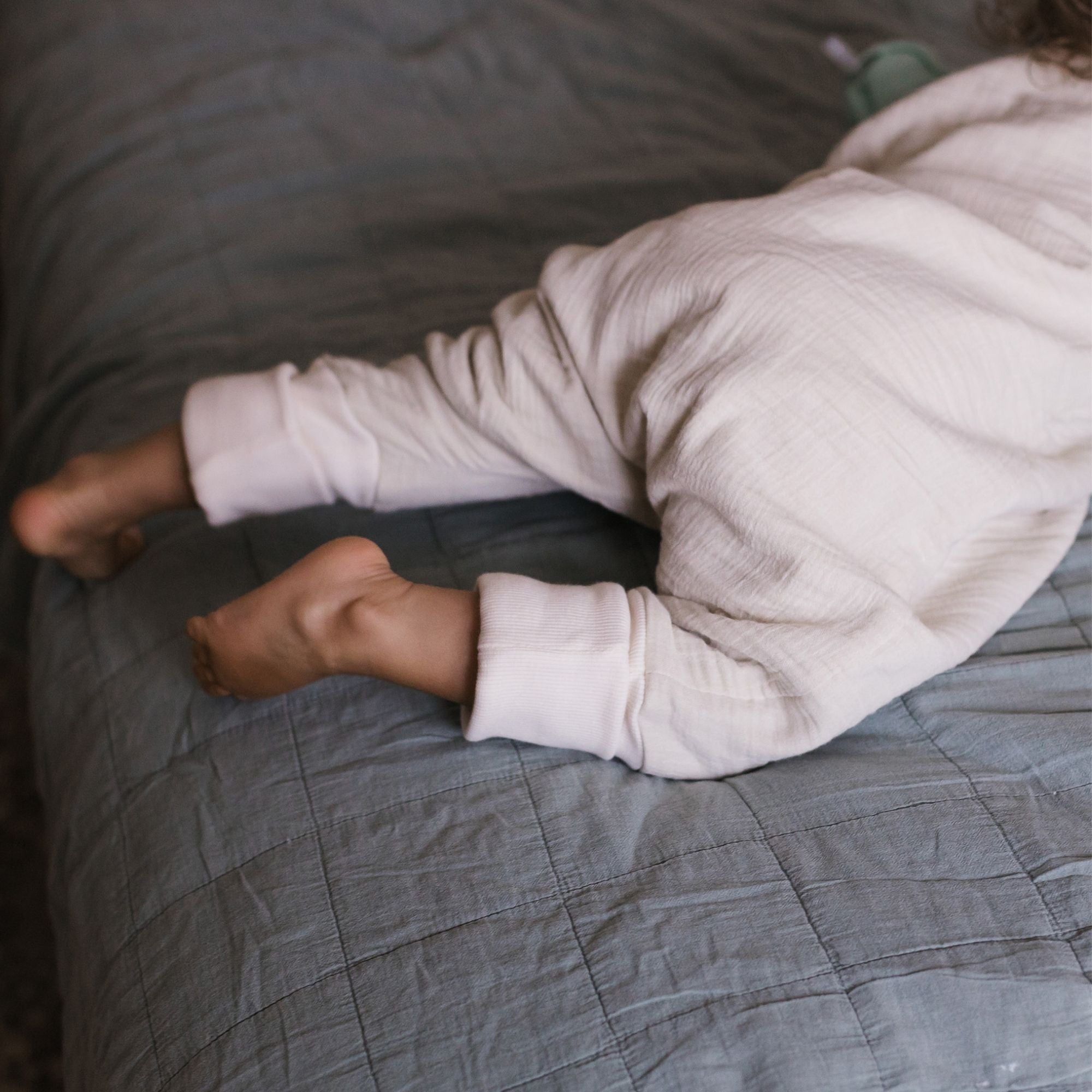 Babyschlafsack mit Beinen aus Musselin – 1,5 TOG, Vanilla