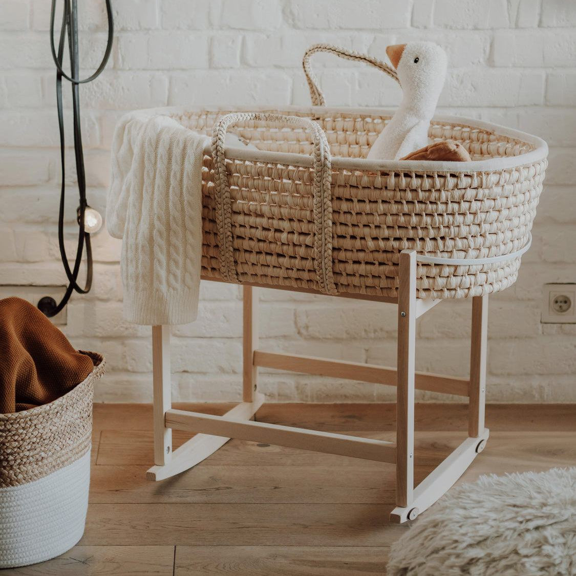 Moseskorb mit Matratze und Schaukelständer - Oli&Lola