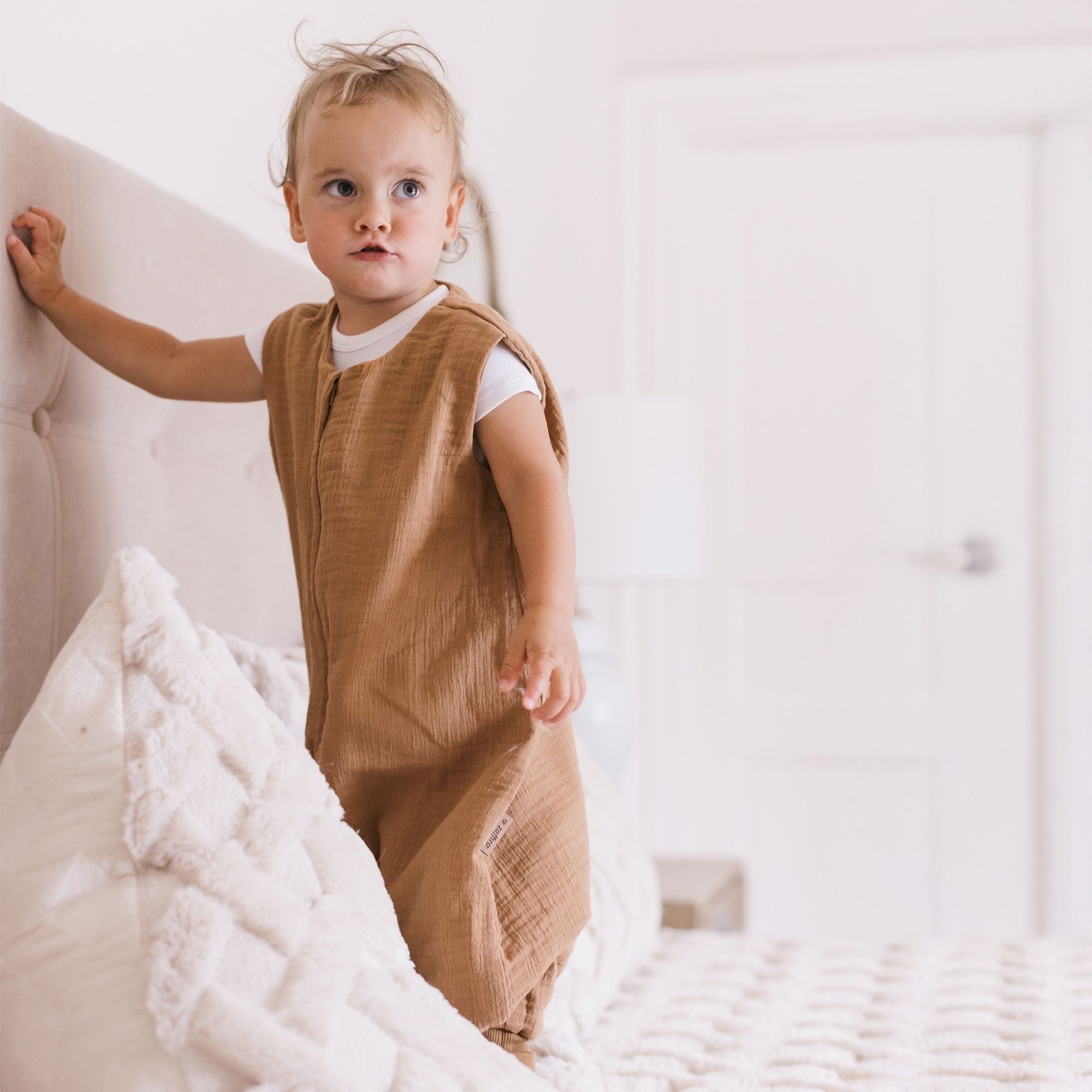 Babyschlafsack mit Beinen aus Musselin – 1,5 TOG Toffee